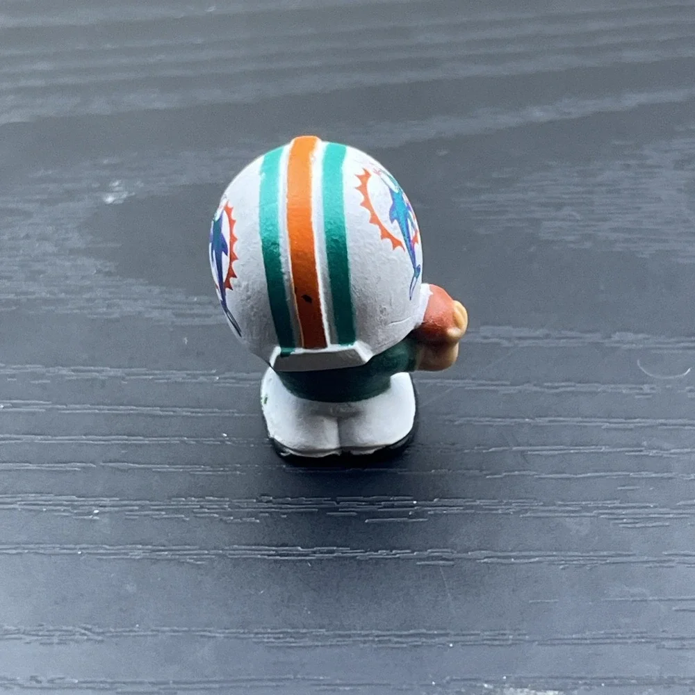 TeenyMates Legends Series Miami Dolphins NFL Mini Figure Party Animal